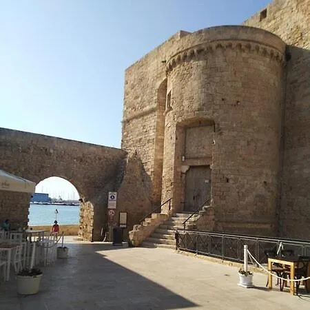 Luce Di Levante * Monopoli